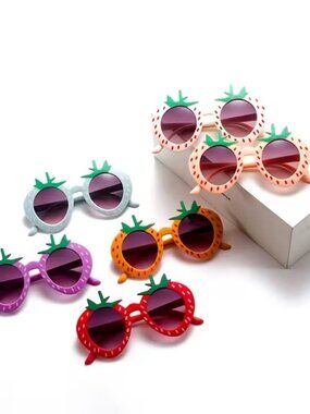 1 Pair Stylish Glasses for Both Men And Women